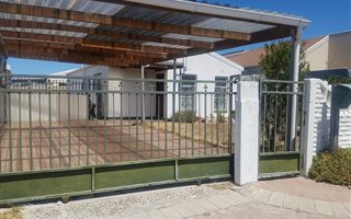 2 Bedroom House in Strandfontein