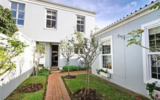 2 Bedroom House in Wynberg