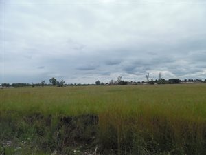 600 m² Land available in Sunset View