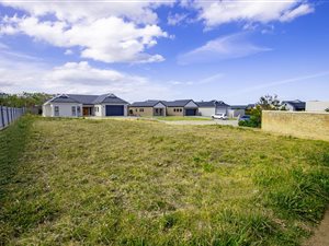 698 m² Land available in Kraaibosch
