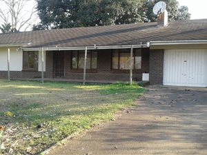 4 Bed House in Melmoth