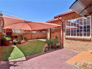 3 Bed Duet in Wierda Glen