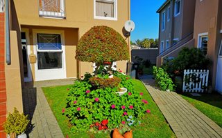 2 Bedroom Apartment in Strand South