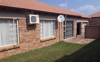 3 Bedroom Townhouse in Kosmosdal