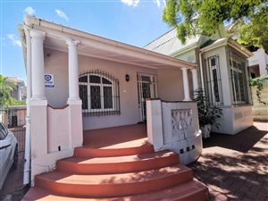 220 m² Commercial space in Glenwood