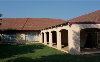 8.5 ha Farm in Roodeplaat