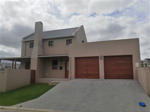 3 Bed Townhouse in Graanendal