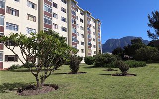 2 Bedroom Apartment in Claremont