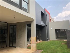 5 Bed Townhouse in Waterkloof