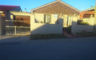 2 Bedroom House in Bethelsdorp