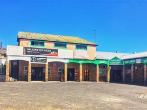 698 m² Commercial space in New Orleans