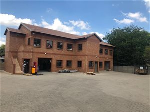 800 m² Commercial space in Rynfield