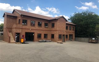800 m² Commercial space in Rynfield