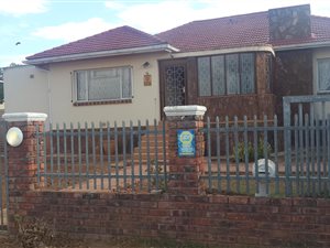 3 Bedroom House in Bothasrus