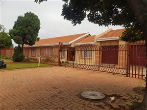 3 Bed House in Riamarpark