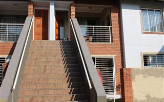 2 Bedroom Apartment in Florida Glen