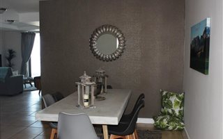 3 Bedroom Apartment in Strand South