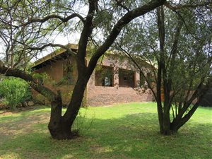 6 Bed House in Mnandi AH
