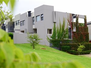 2 Bed Townhouse in Lombardy Estate
