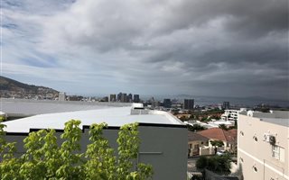 2 Bedroom Apartment in Vredehoek