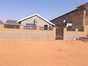 3 Bed House in Zakariyya Park