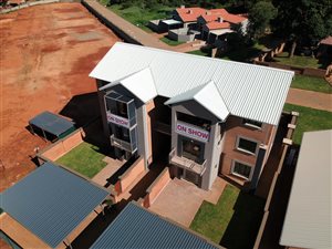 2 Bed House in Kameeldrift East