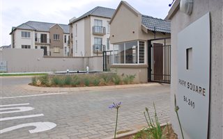 1 Bedroom Cluster in Klippoortje