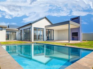 5 Bed House in Midstream Meadows