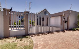 3 Bedroom House in Kraaifontein Central