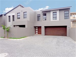 6 Bedroom Townhouse in Glenhazel