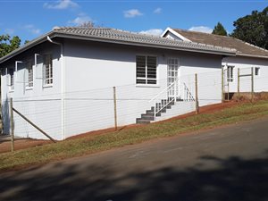2 Bed Garden Cottage in Waterfall