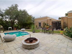4 Bed House in Montclair