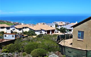 3 Bedroom Townhouse in Pinnacle Point Golf Estate