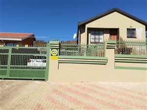3 Bed Cluster in Mabopane