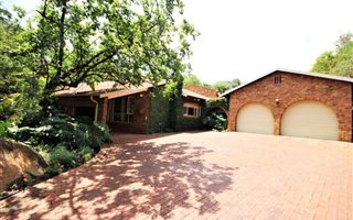 6 Bedroom House in Morningside Manor