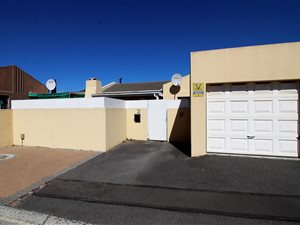 2 Bed House in Vredekloof