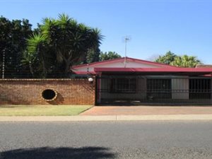 5 Bed House in Tileba