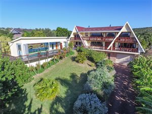 6 Bed House in West Bank