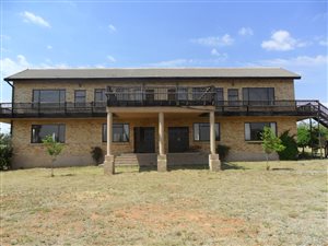 8 Bedroom House in Blue Saddle Ranches