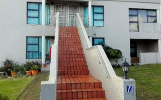 2 Bedroom Apartment in Vredekloof