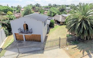 4 Bedroom House in Bonaero Park