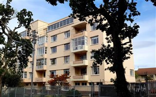 2 Bedroom Apartment in Claremont Upper