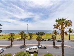 2 Bed Apartment in Sea Point