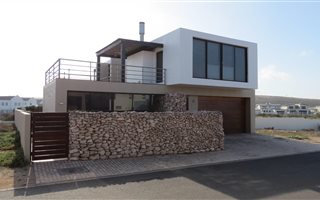 3 Bedroom House in Waterfront