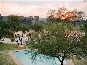 Commercial space in Parys
