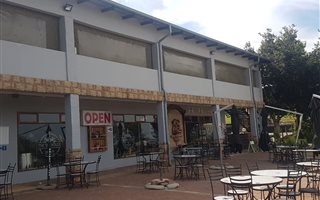 850 m² Commercial space in Weltevreden Park