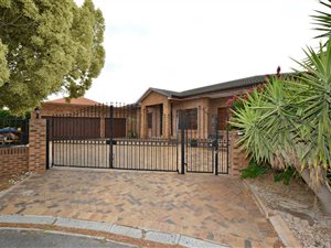 5 Bed House in Rouxville