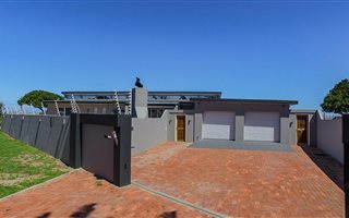 4 Bedroom House in Amsterdamhoek