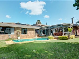 4 Bed House in Everglen