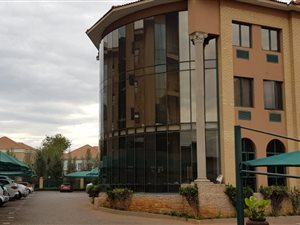 194 m² Office Space in Bruma